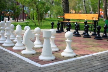 outdoor-chess-set-1