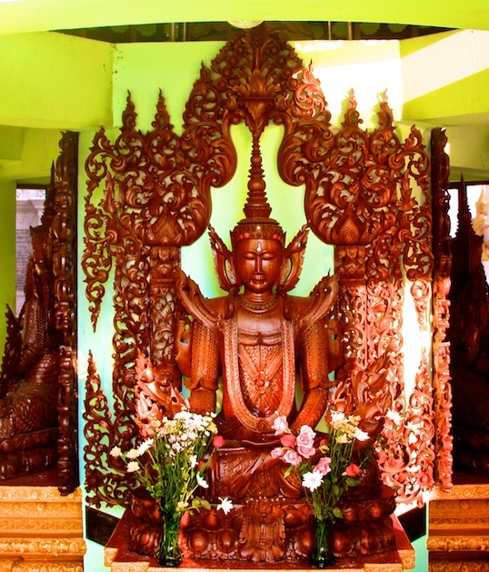 shwedagon umbrella buddha